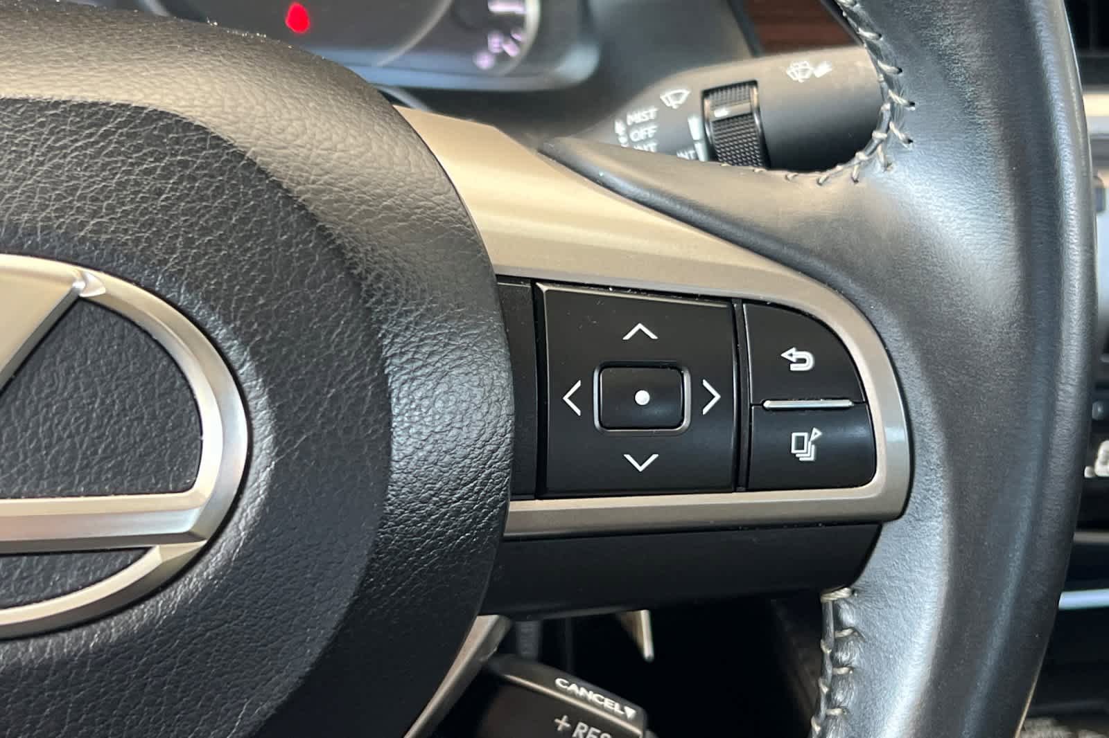 Used 2016 Lexus ES 350 w/ Premium Package w/Wood Trim FWD image 26
