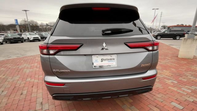 Used 2022 Mitsubishi Outlander SE image 8