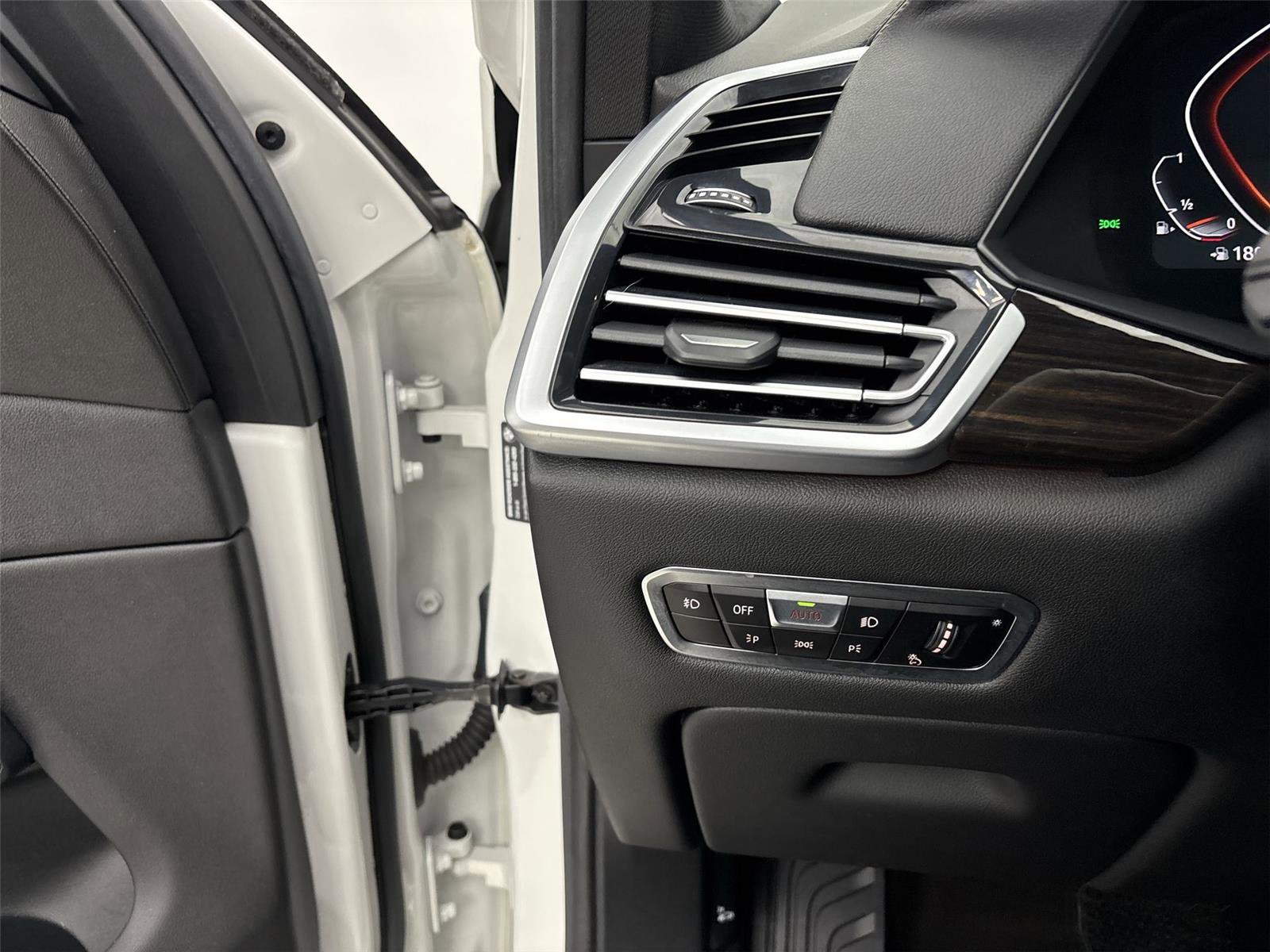 Used 2019 BMW X5 xDrive40i w/ Convenience Package image 31