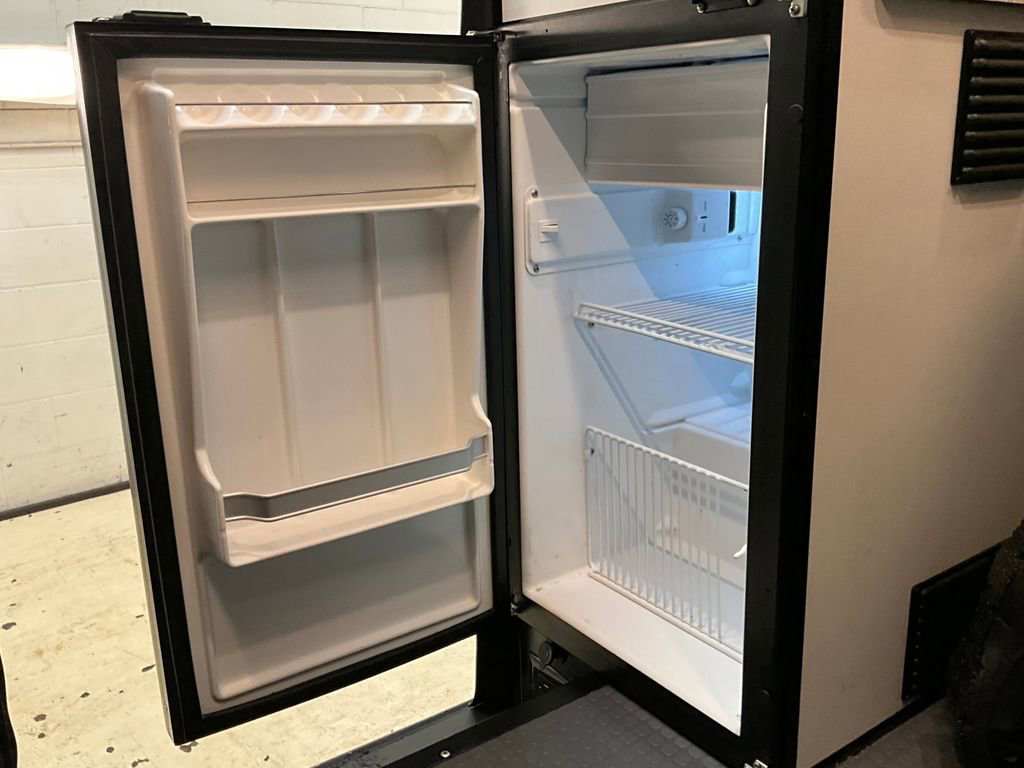 Used 2022 Mercedes-Benz Sprinter 2500 image 20