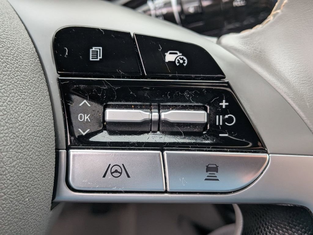 Used 2025 Hyundai Elantra SEL FWD image 15