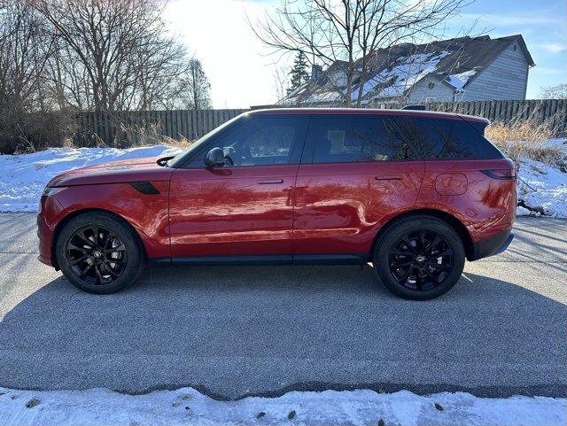 Used 2025 Land Rover Range Rover Sport SE image 9