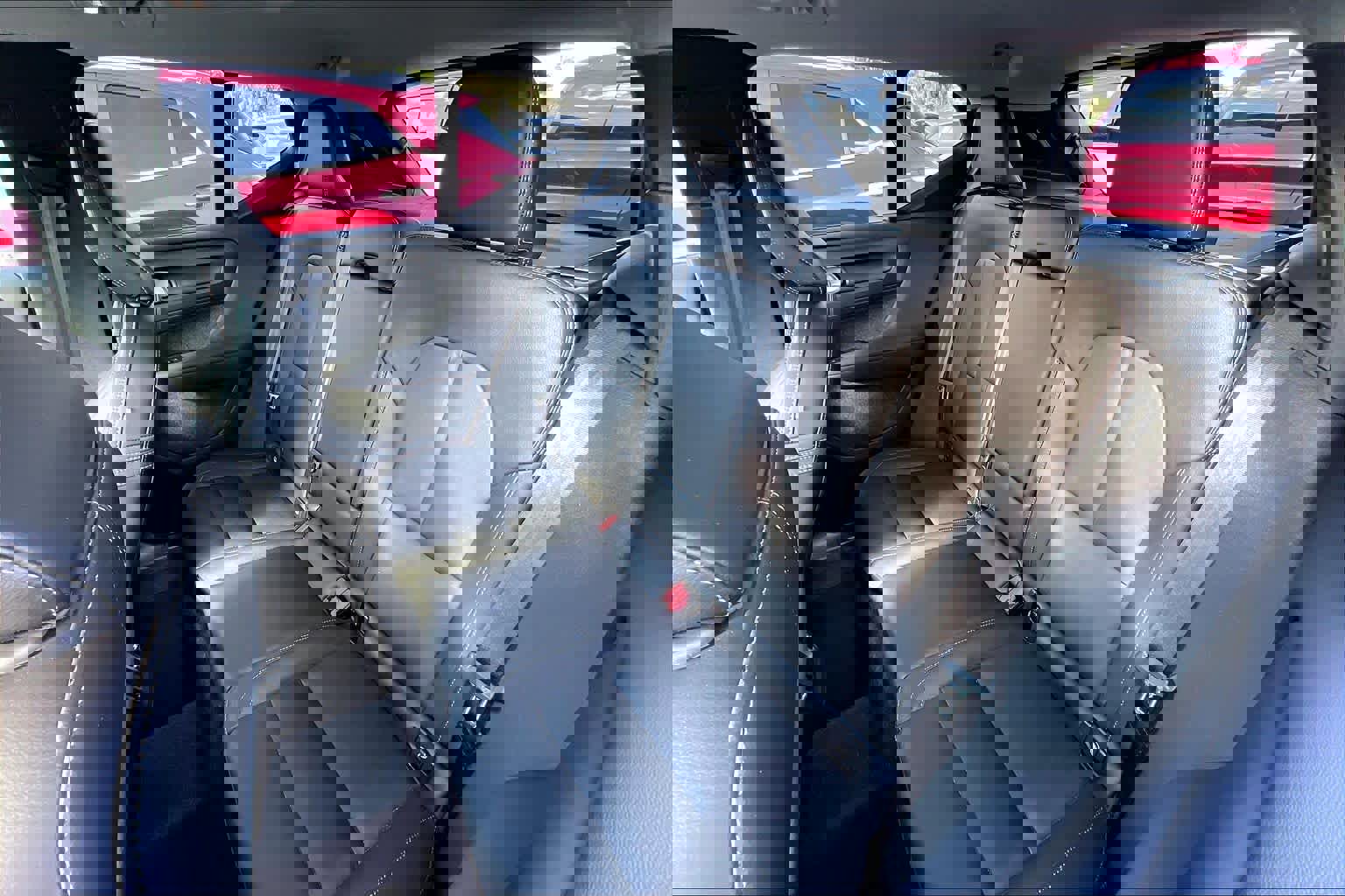 Used 2024 Volvo XC40 B5 Core image 25