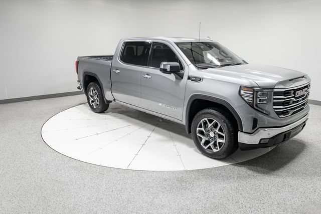 Used 2024 GMC Sierra 1500 SLT w/ SLT Premium Plus Package AWD/4WD image 31