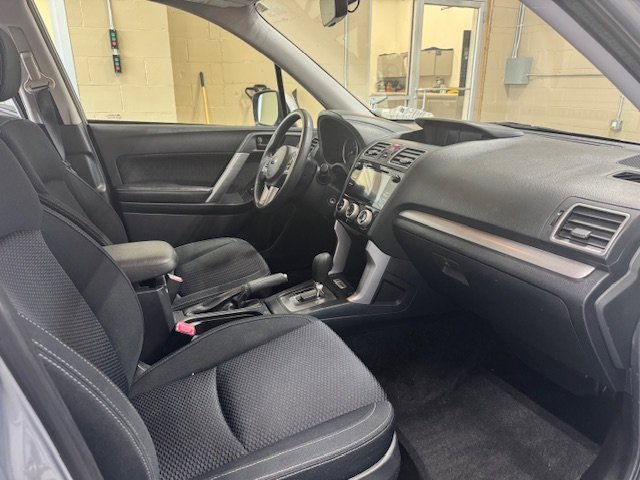 Used 2017 Subaru Forester 2.5i Premium w/ All-Weather Package image 6