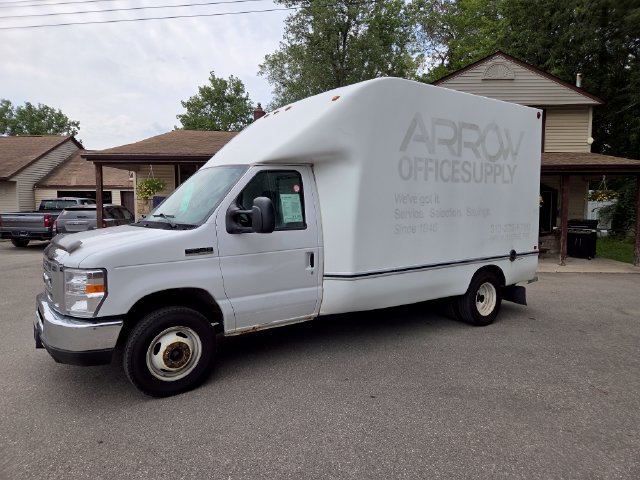 Used 2018 Ford E-350 and Econoline 350 Super Duty w/ Power Windows & Locks Group RWD image 2