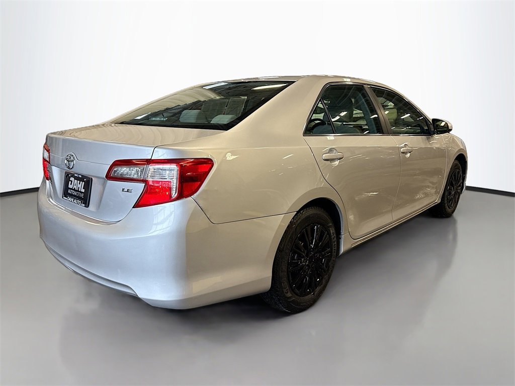 Used 2013 Toyota Camry LE image 14