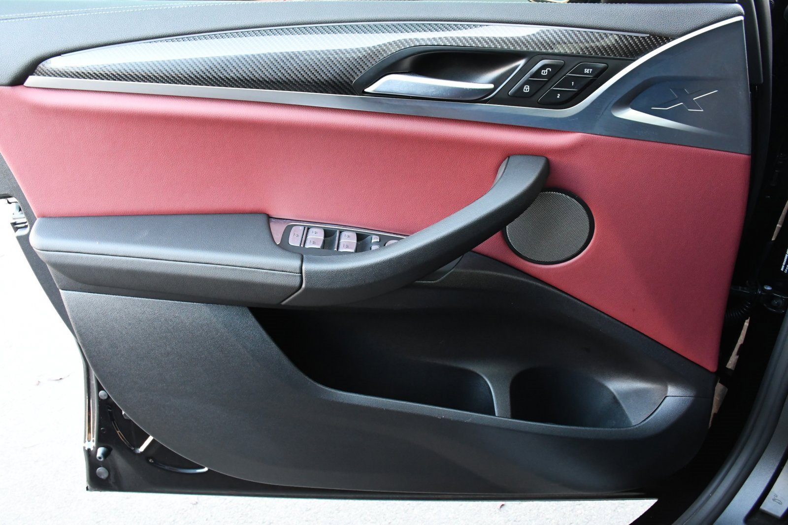 Used 2025 BMW X4 M40i w/ Premium Package image 18