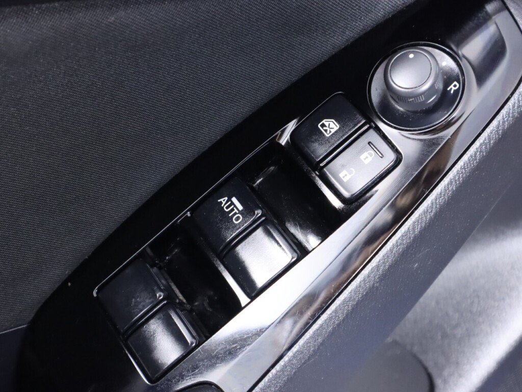 Used 2018 MAZDA MAZDA3 Sport FWD image 25