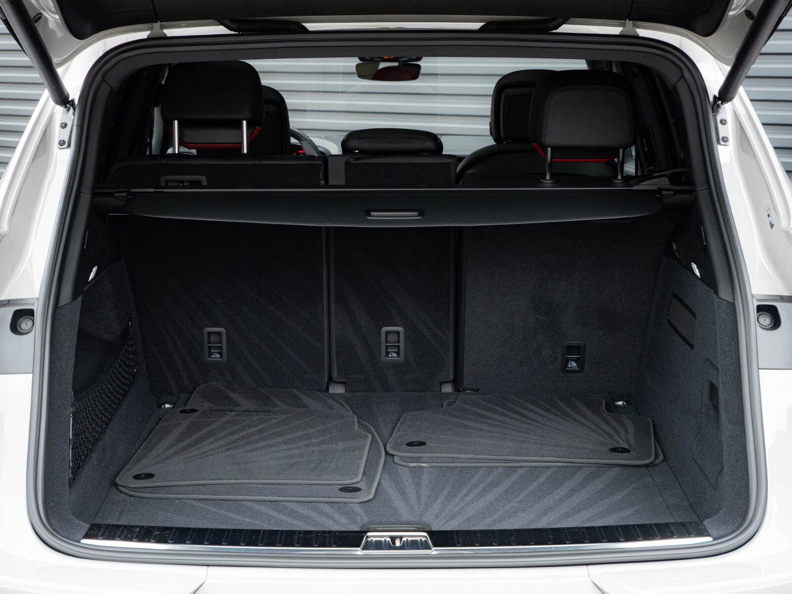 Certified 2026 Porsche Cayenne AWD/4WD image 31