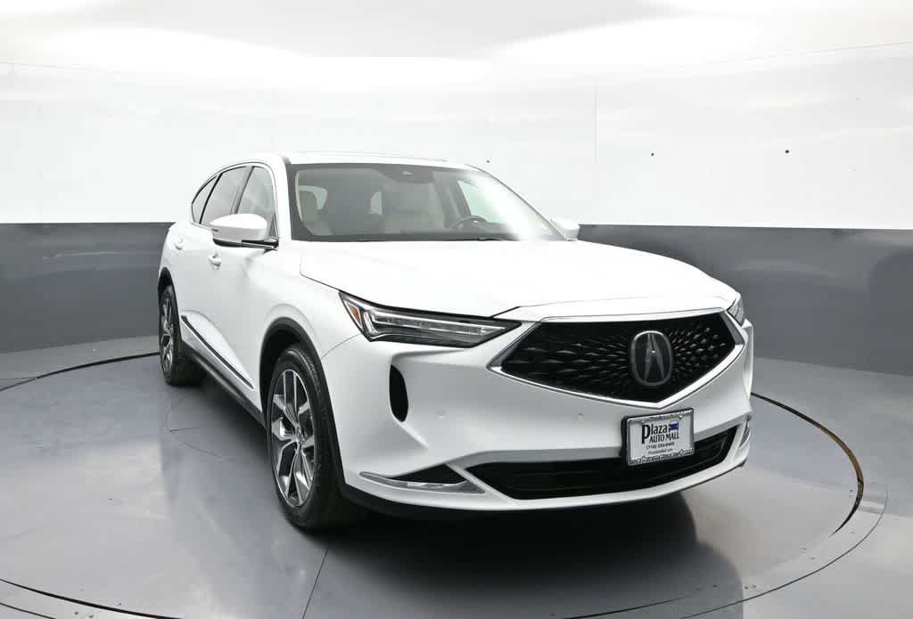 Certified 2024 Acura MDX w/ Technology Package AWD/4WD image 3