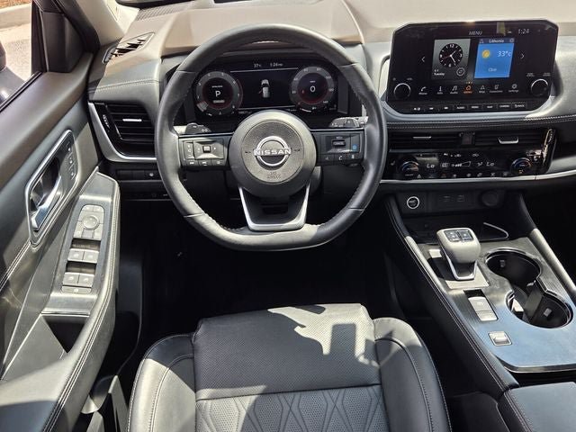 Used 2023 Nissan Rogue Platinum w/ Platinum Premium Package FWD image 12