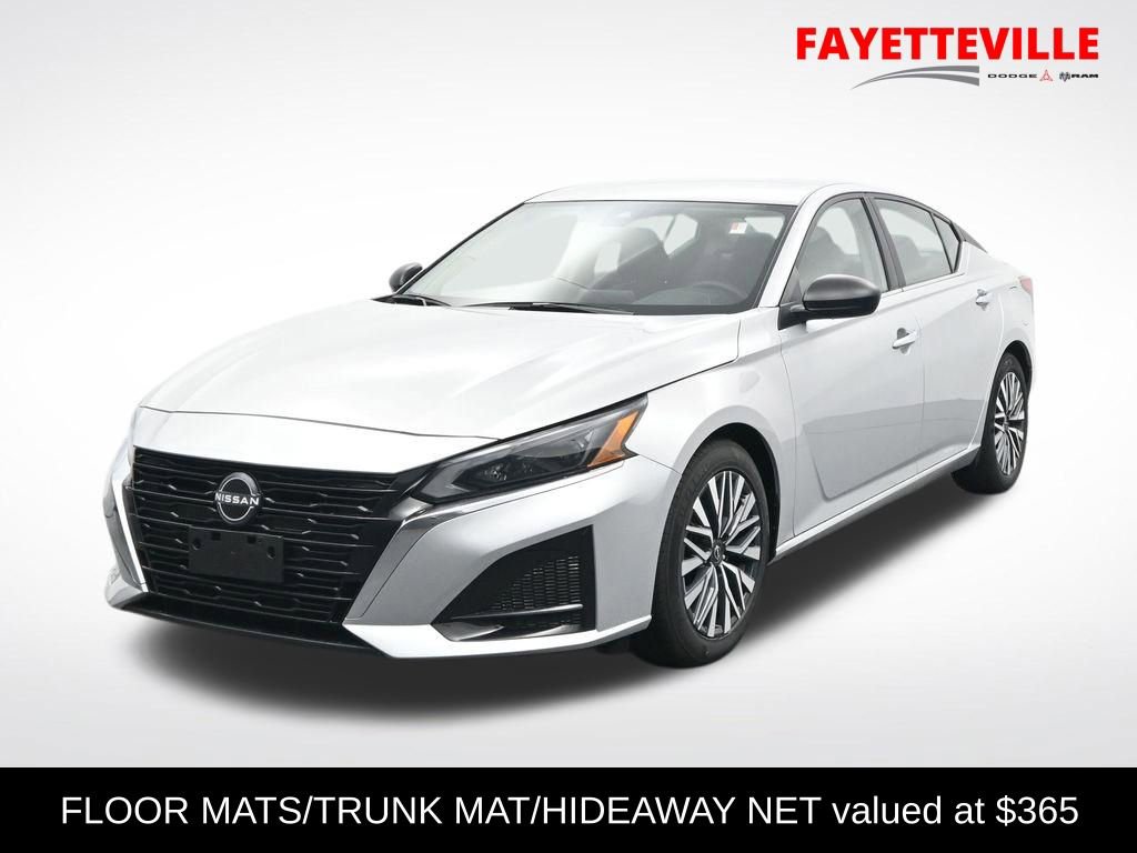 Used 2024 Nissan Altima 2.5 SV