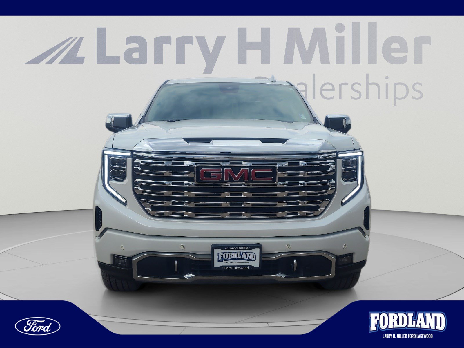 Used 2024 GMC Sierra 1500 Denali w/ Denali Reserve Package AWD/4WD image 8