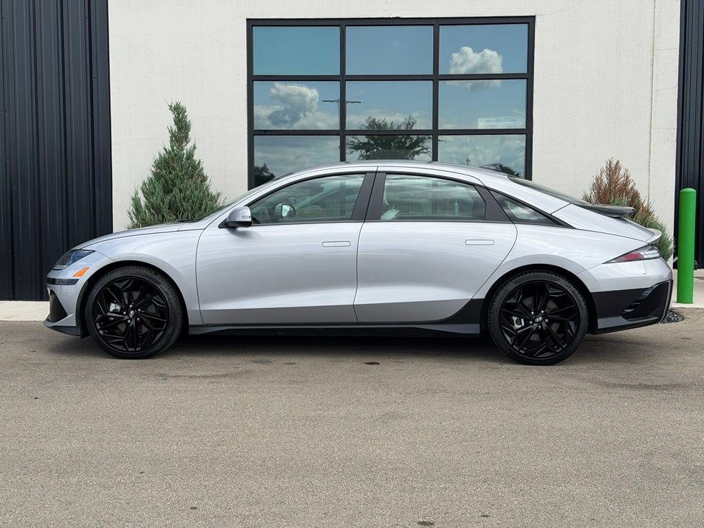 Used 2024 Hyundai Ioniq 6 SEL AWD/4WD image 2