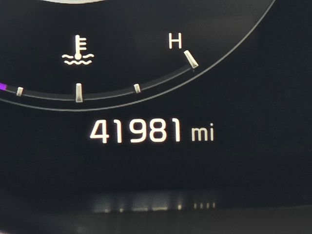 Certified 2023 Kia Sorento SX image 32