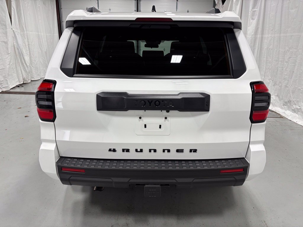 Used 2026 Toyota 4Runner SR5 AWD/4WD image 6