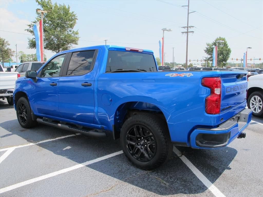 Used 2025 Chevrolet Silverado 1500 Custom w/ Turbomax Blackout Package AWD/4WD image 5