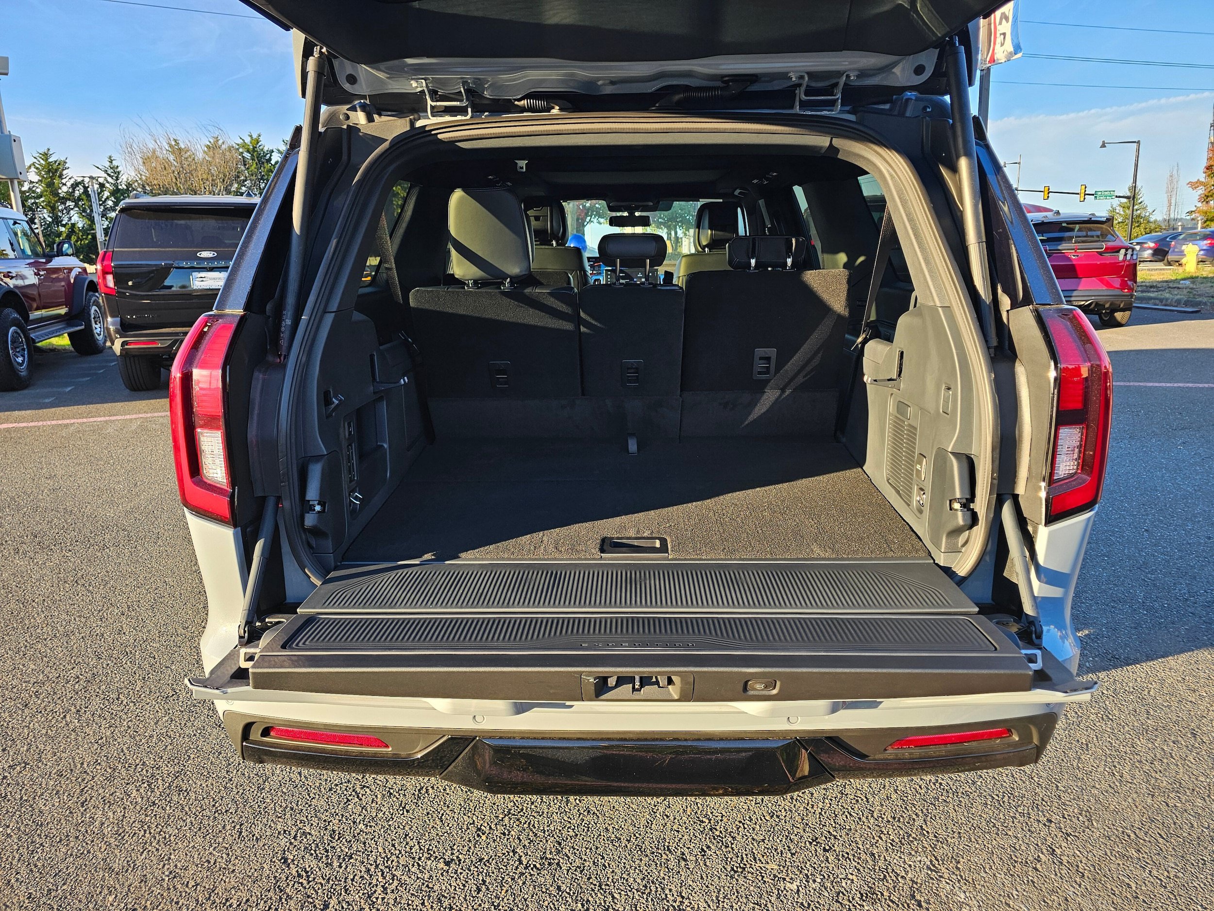 New 2027 Ford Expedition Max Platinum w/ Stealth Performance Package AWD/4WD image 10