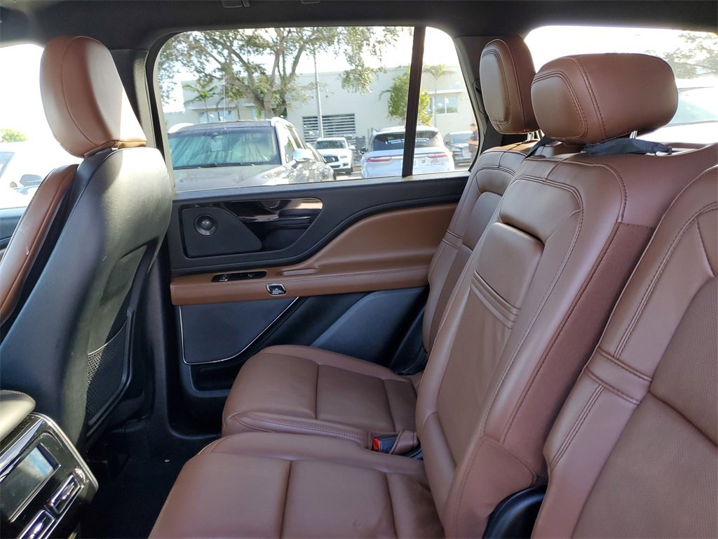 Certified 2023 Lincoln Aviator Reserve w/ Equipment Group 201A image 11
