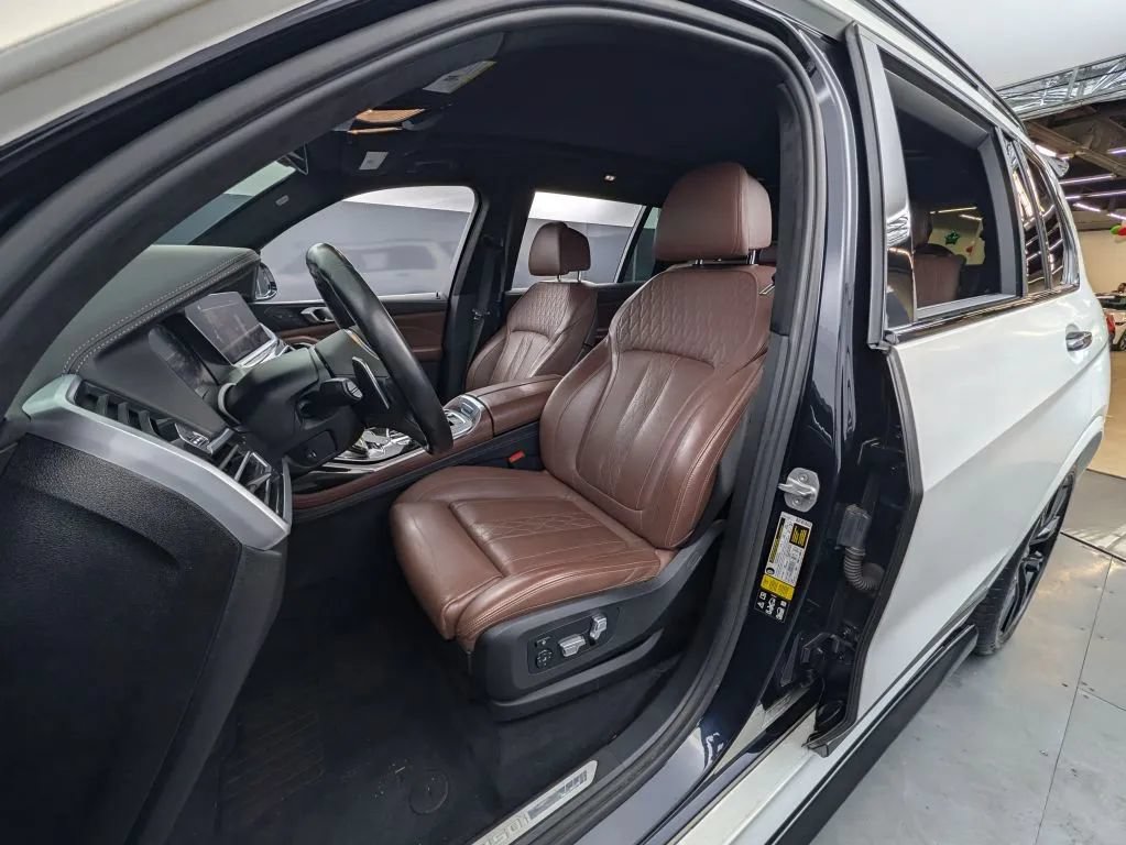 Used 2020 BMW X7 M50i w/ Executive Package AWD/4WD image 48