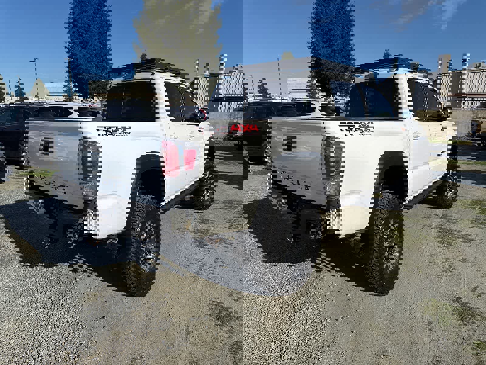 Used 2020 Toyota Tacoma TRD Off-Road w/ Technology Package image 5