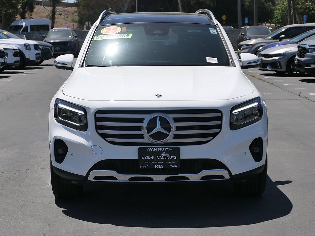 Used 2025 Mercedes-Benz GLB 250 4MATIC image 8