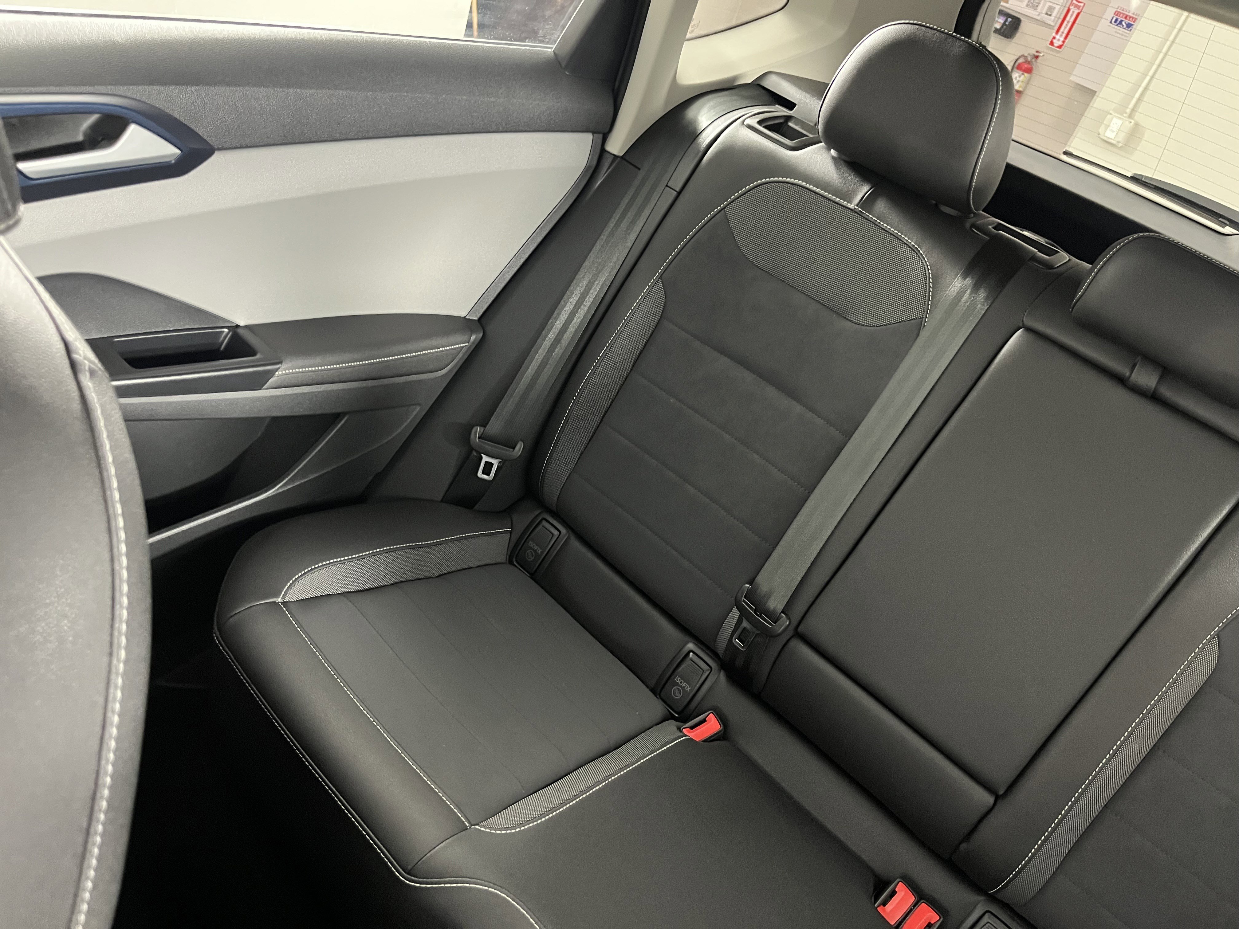 Certified 2024 Volkswagen Taos SE image 21