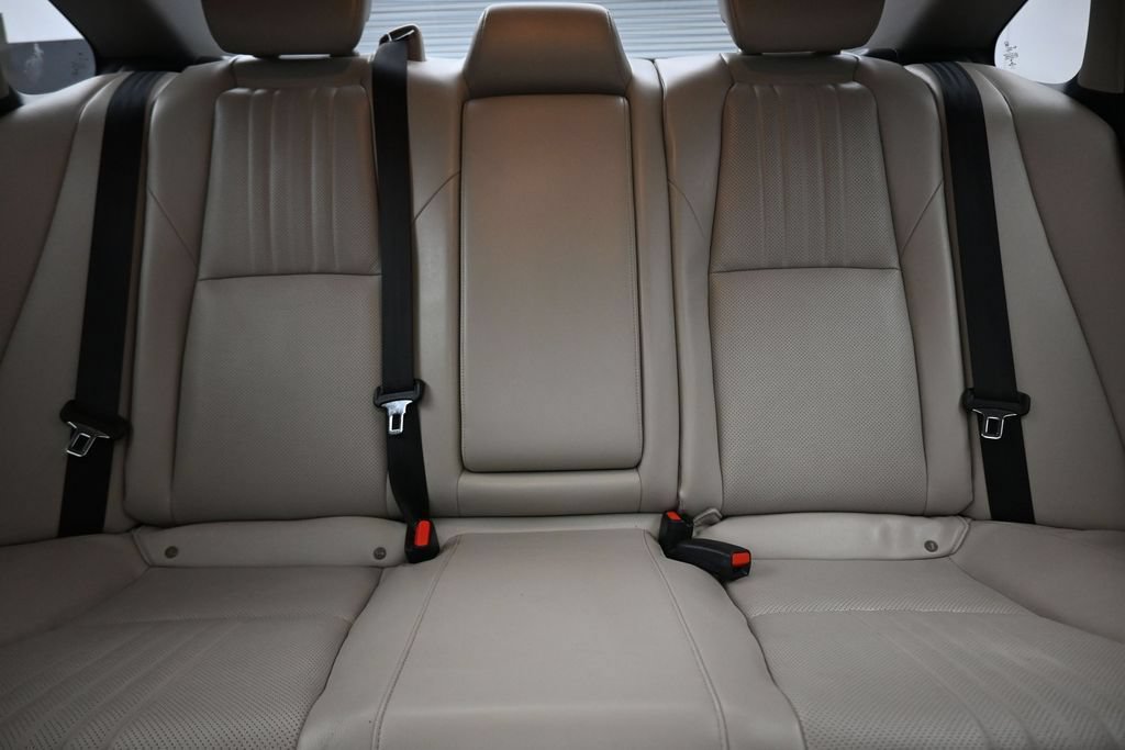Used 2018 Honda Accord Touring image 32