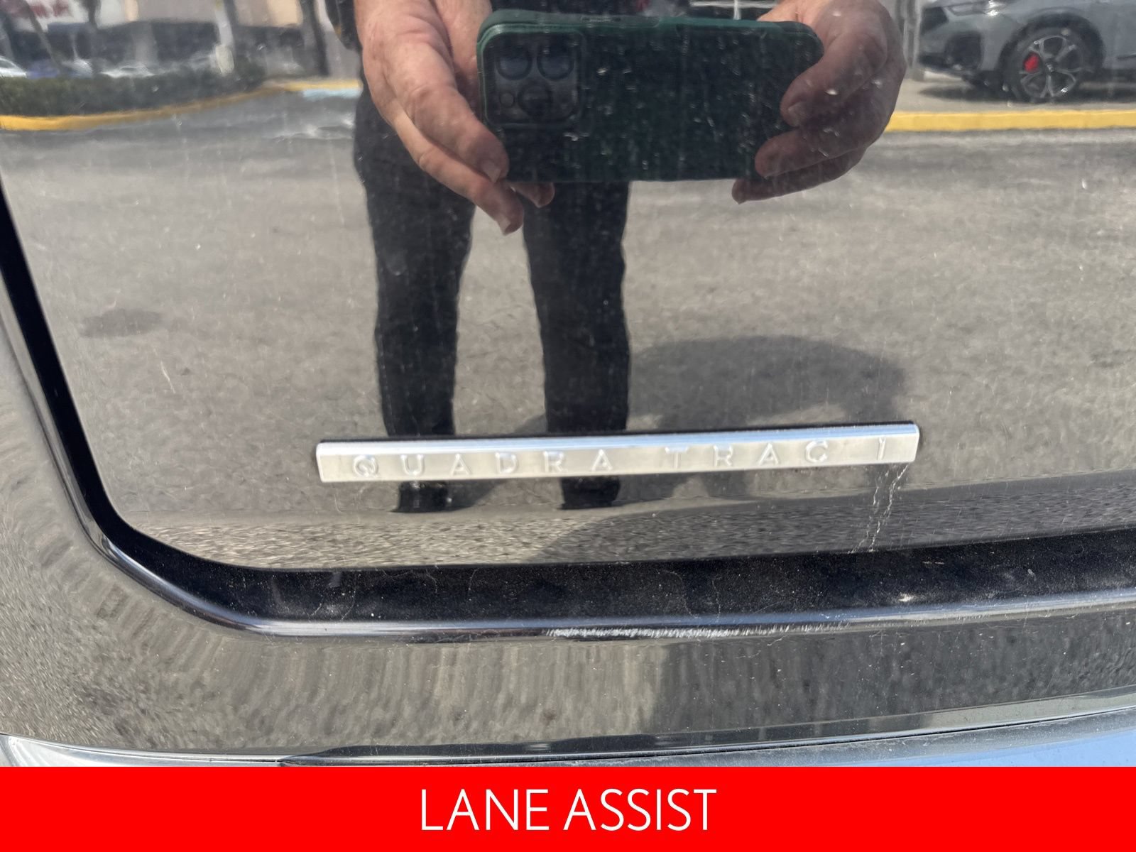 Used 2023 Jeep Wagoneer L Series II AWD/4WD image 11