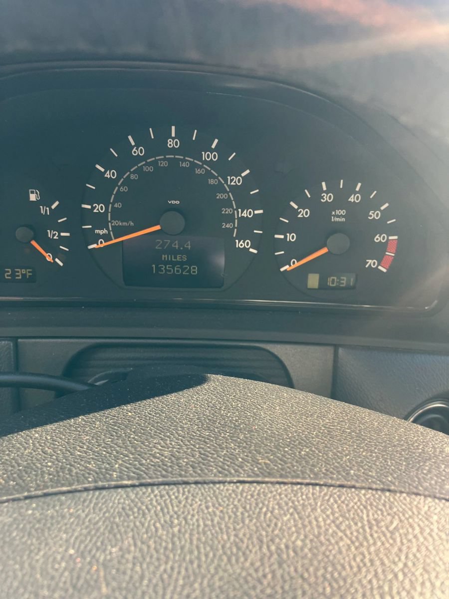 Used 2000 Mercedes-Benz E 320 4MATIC Wagon image 5