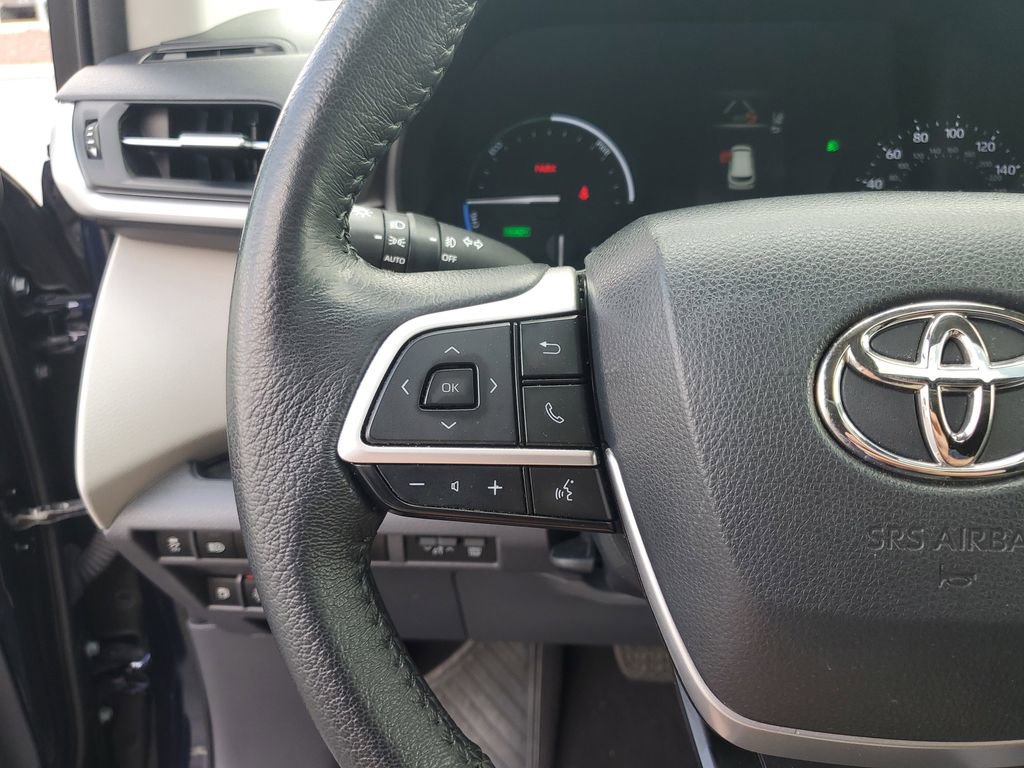 Used 2022 Toyota Sienna XLE image 22