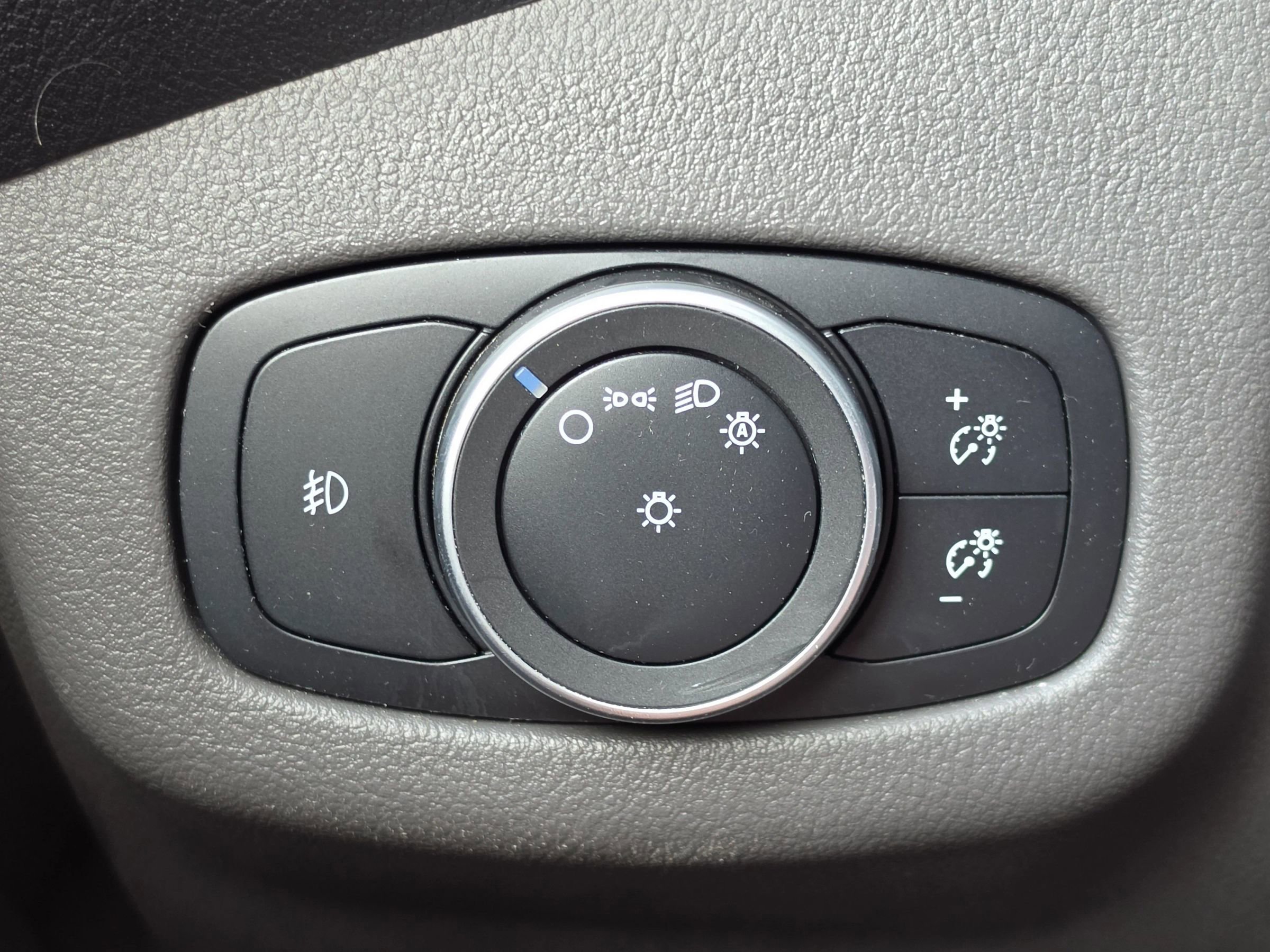 Used 2021 Ford Transit Connect XLT image 16