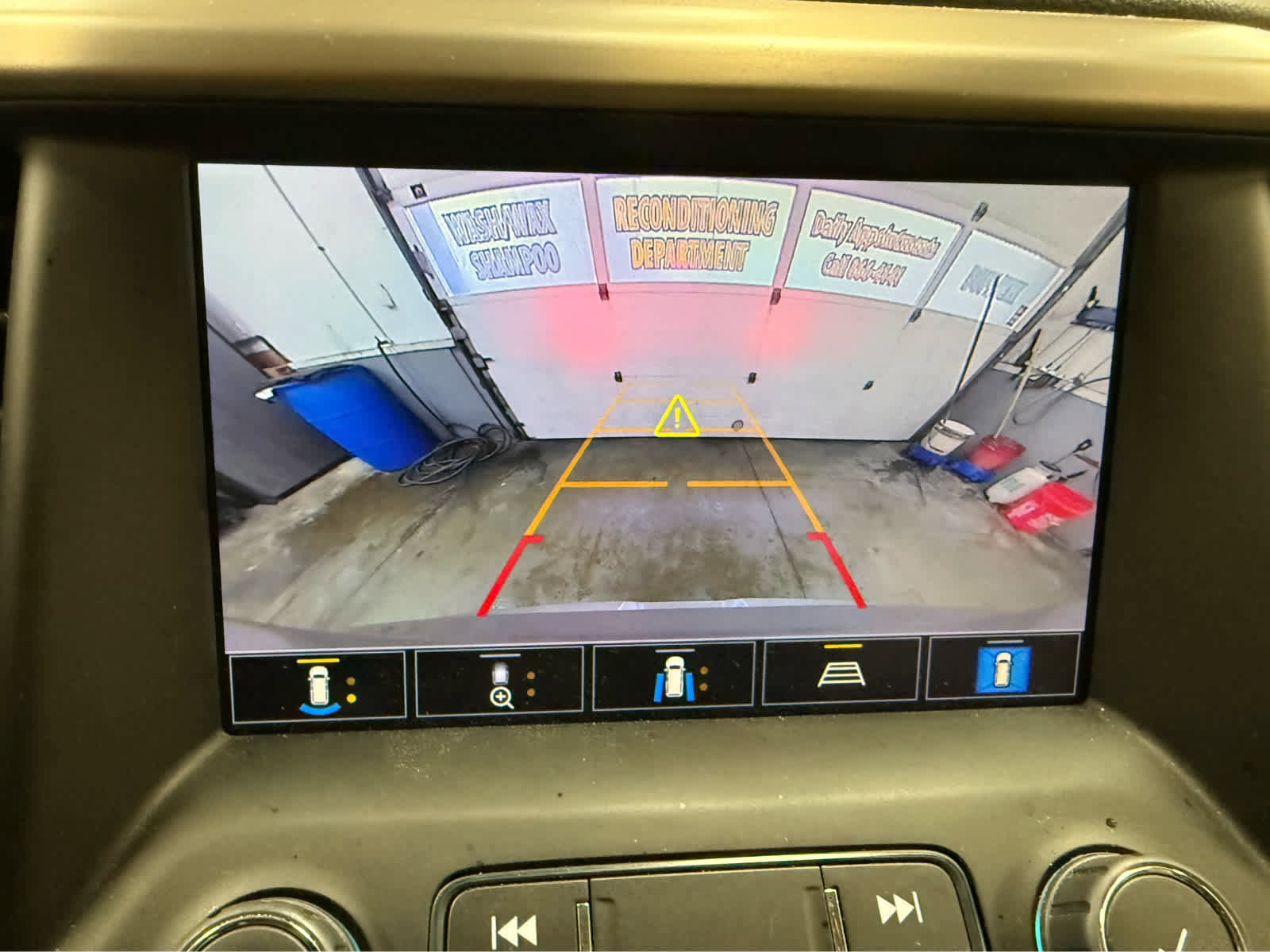 Used 2023 GMC Acadia Denali w/ Denali Technology Package image 17