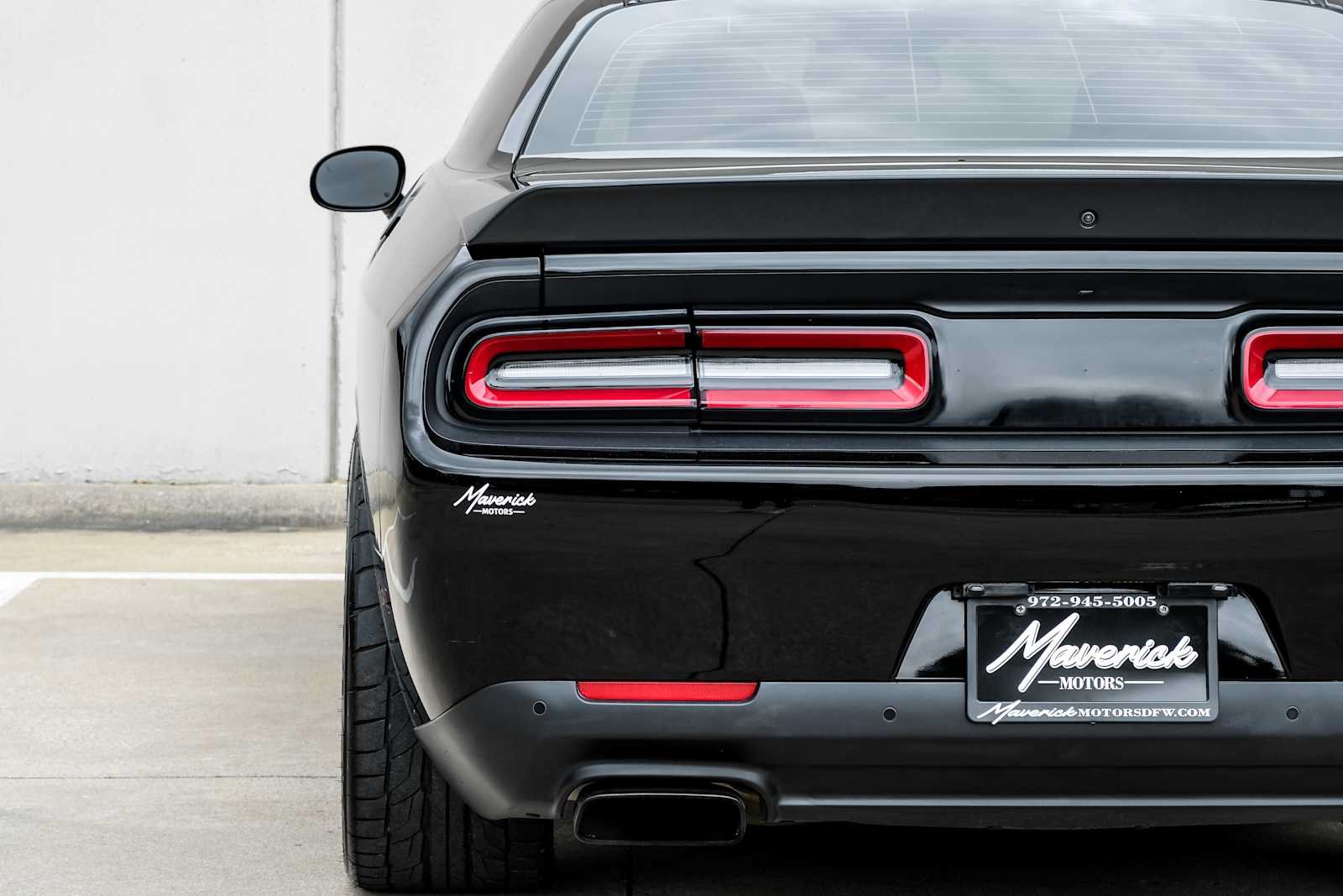 Used 2016 Dodge Challenger SRT Hellcat RWD image 37