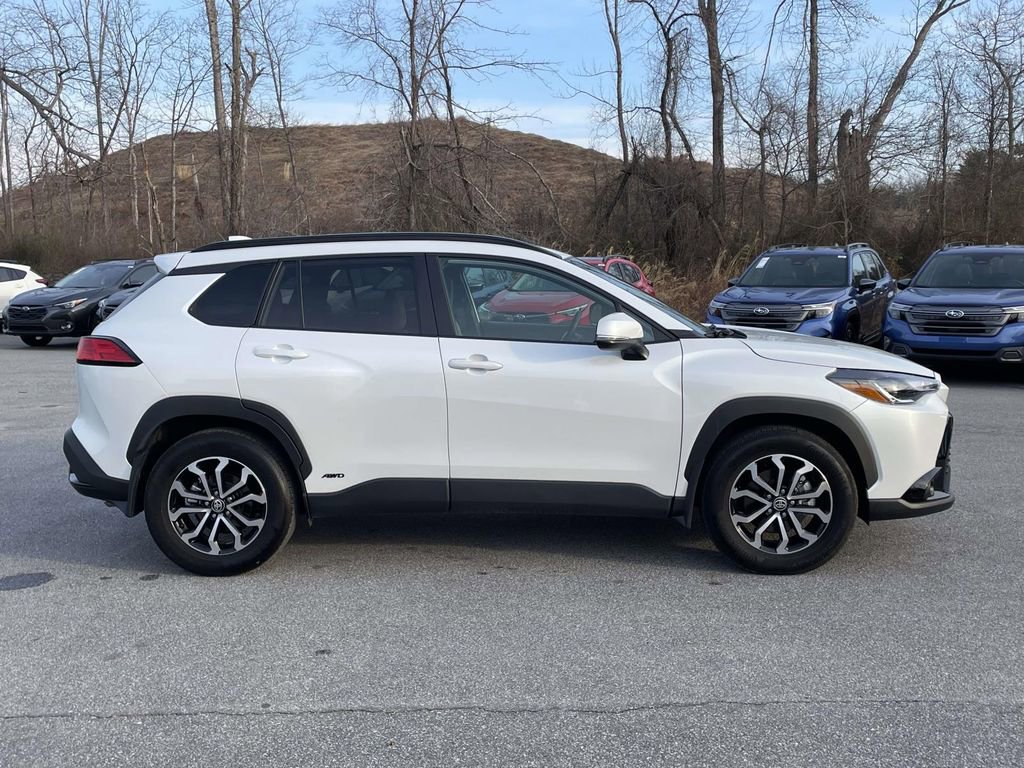 Used 2024 Toyota Corolla Cross SE image 29