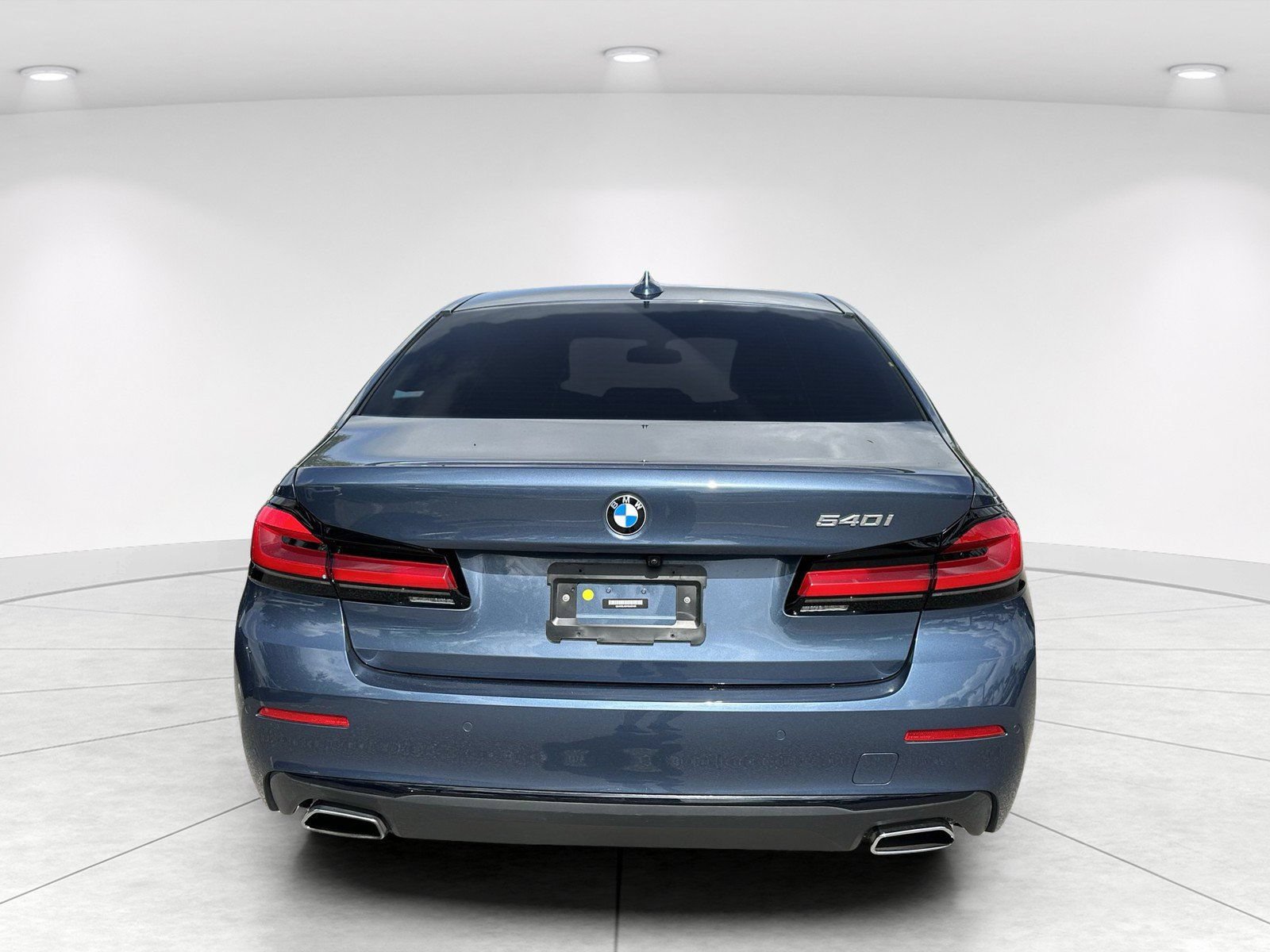 Certified 2023 BMW 540i w/ Executive Package RWD image 5