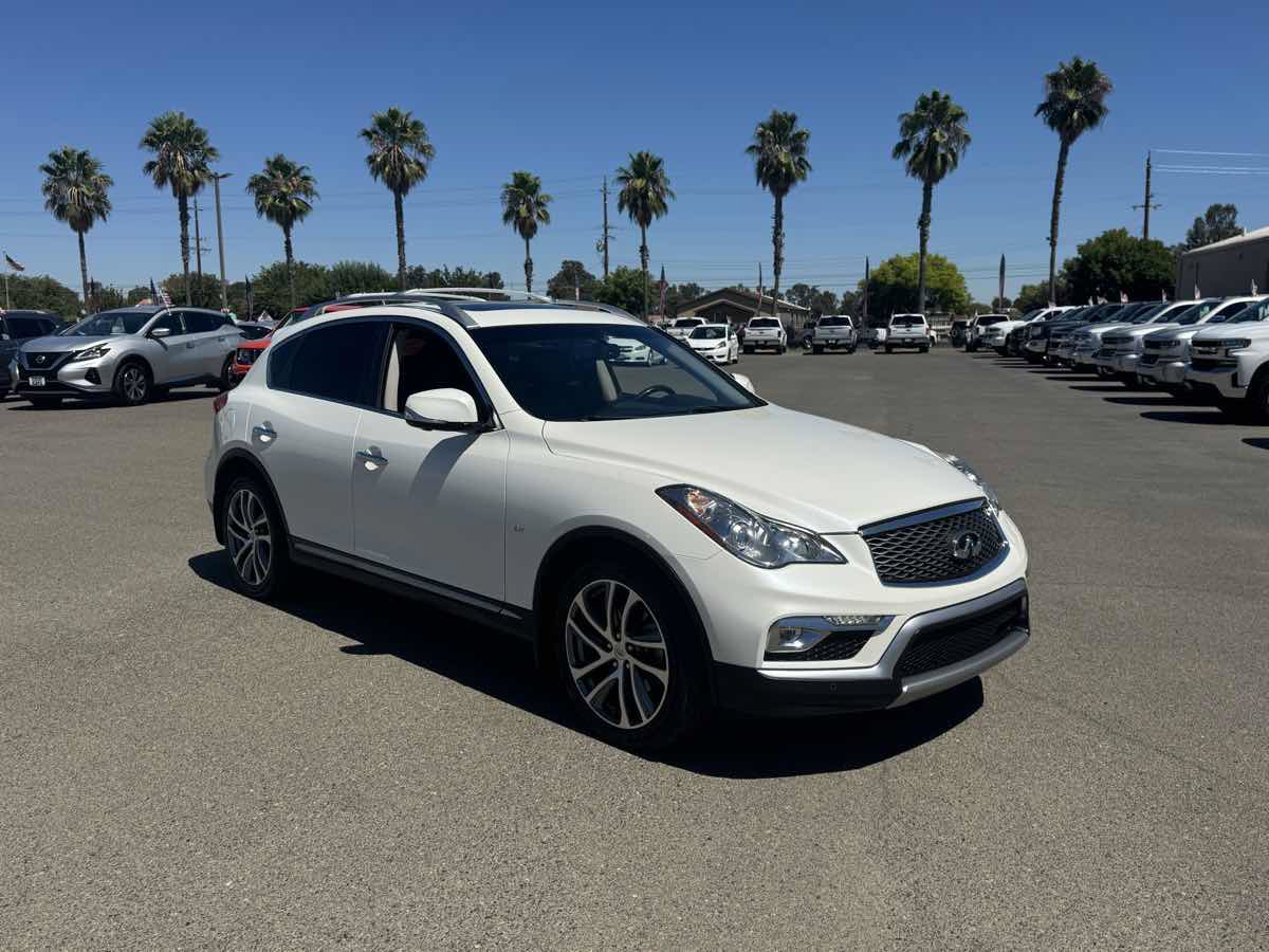 Used 2016 INFINITI QX50 2WD w/ Technology Package image 2