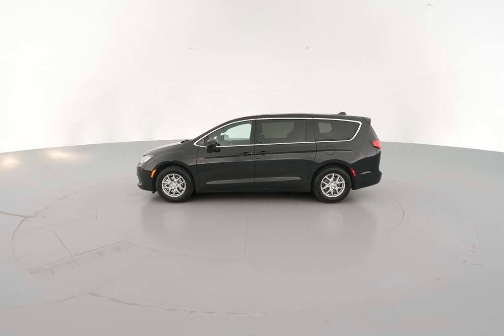 New 2026 Chrysler Voyager LX image 6