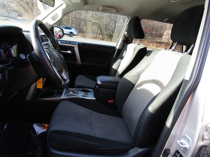 Used 2015 Toyota 4Runner SR5 image 11
