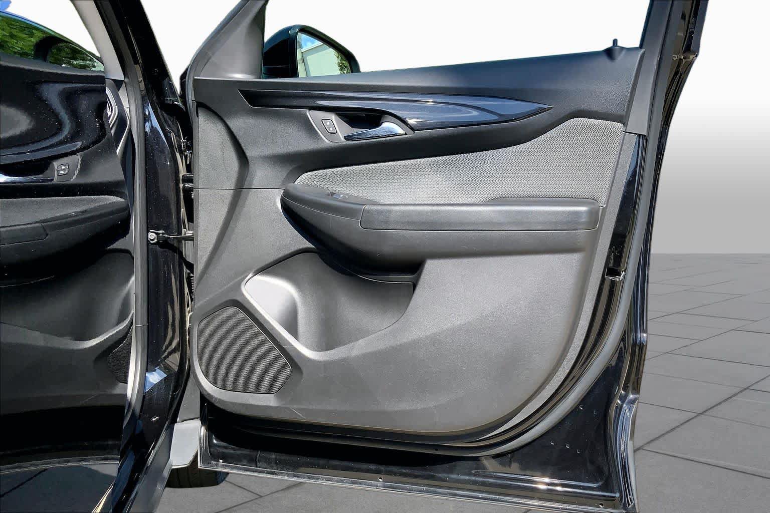 Used 2025 Chevrolet TrailBlazer LT FWD image 22