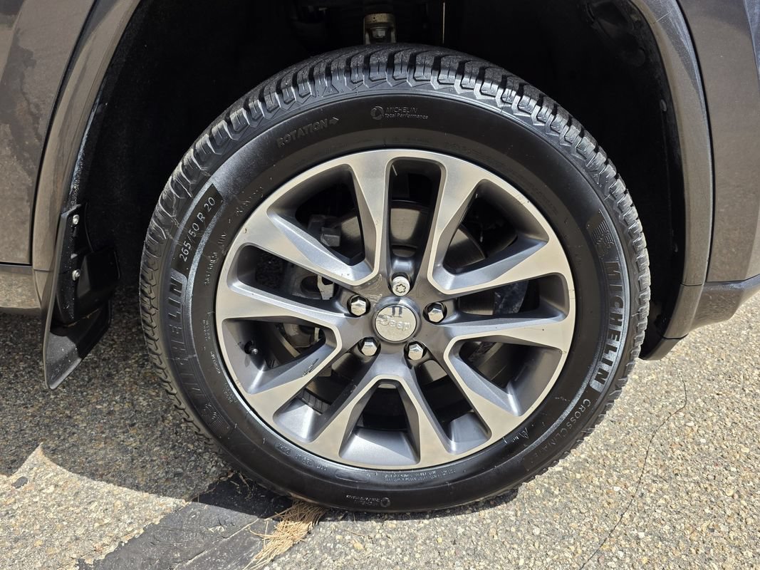 Used 2018 Jeep Grand Cherokee Overland AWD/4WD image 42