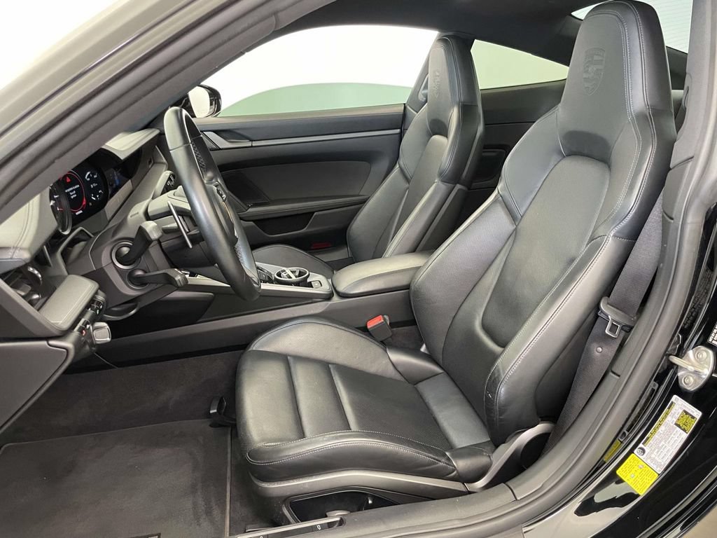 Used 2021 Porsche 911 Carrera 4 w/ Sport Package AWD/4WD image 17