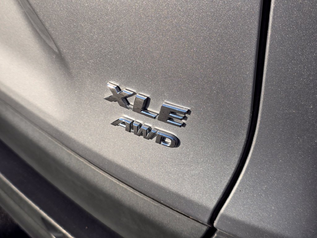 Used 2022 Toyota RAV4 XLE Premium AWD/4WD image 26
