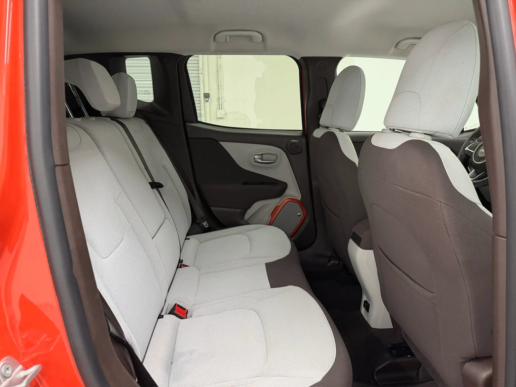 Used 2017 Jeep Renegade Latitude FWD image 66
