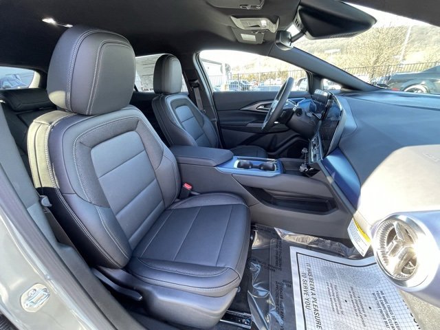 New 2026 Chevrolet Equinox EV LT w/ LPO, Tech Bronze Package image 31