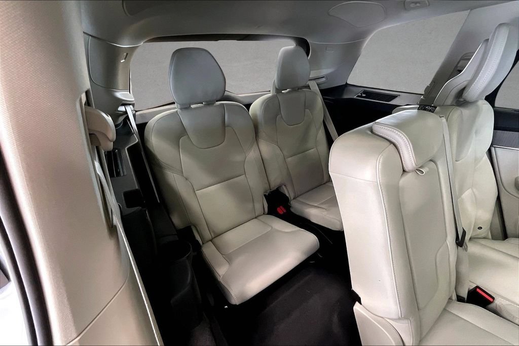 Certified 2025 Volvo XC90 B5 Ultra AWD/4WD image 27