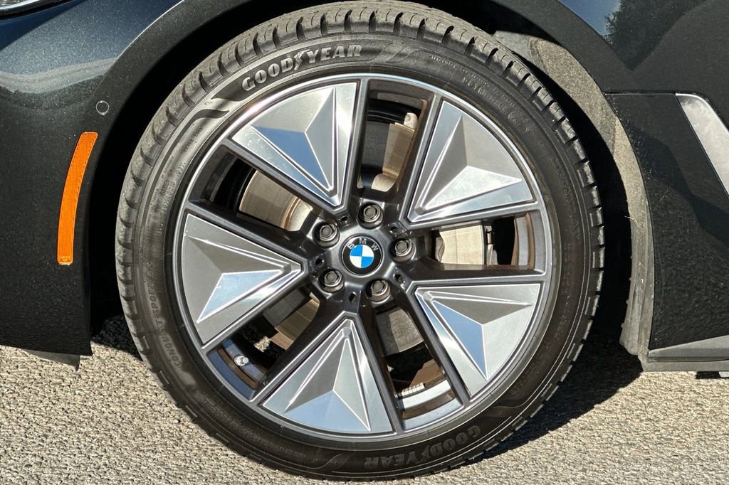 Used 2023 BMW i4 eDrive35 w/ Premium Package image 32