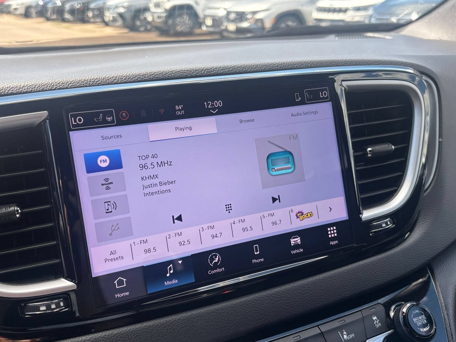 Used 2025 Chrysler Pacifica Select FWD image 19