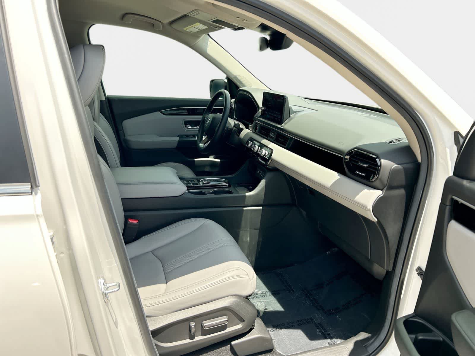 Used 2025 Honda Pilot EX-L image 14